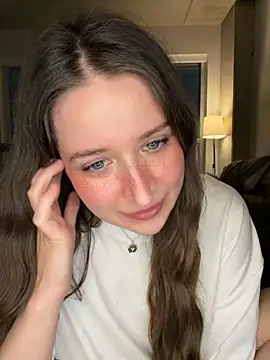 nerdynina's Webcam Show