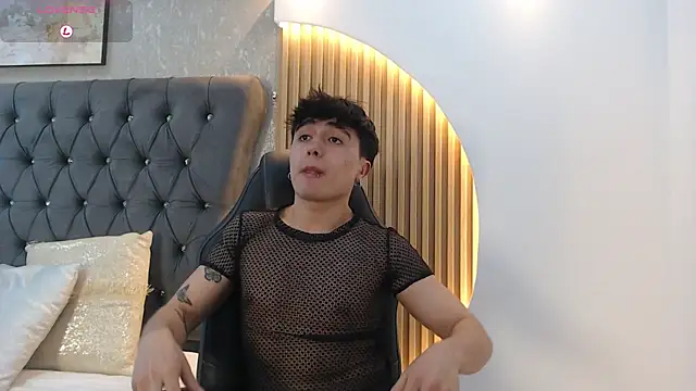 XXX chat uživo modela Tommy_Claks
