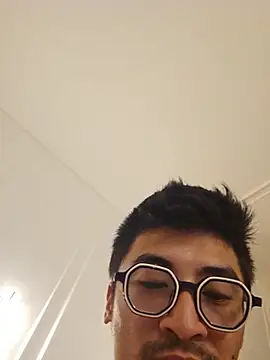 Lokomo32 webcam show