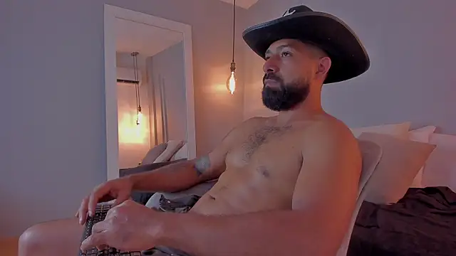 Show modela KylliamLevis na web-kameri