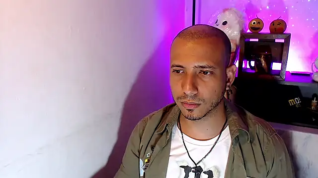 Show modela MatBrussel na web-kameri