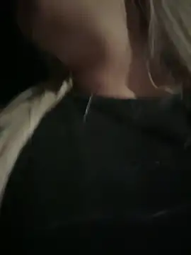 AlyssaFoxx_'s Live XXX Chat