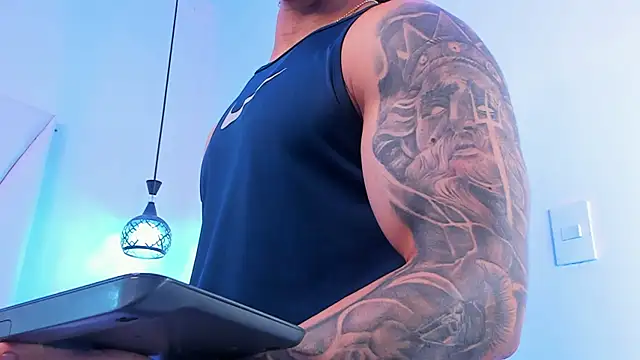 XXX chat uživo modela Justin_WhiteJS