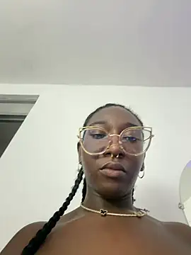 ZahhyFrequency's Live XXX Chat