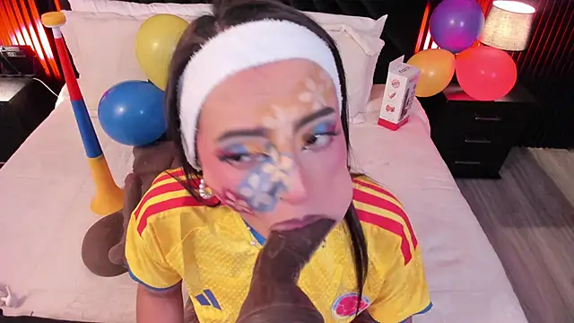 MiiaaMoonroee's Live XXX Chat