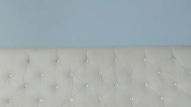 VioletBloomm Chat XXX in diretta