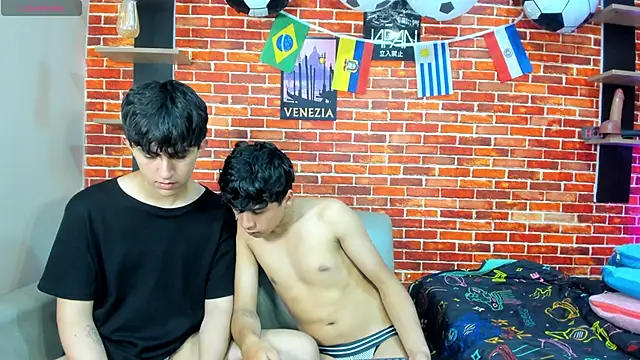 Hoot_boyss_ Live XXX-Chat