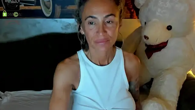 SilverMiss Chat XXX live