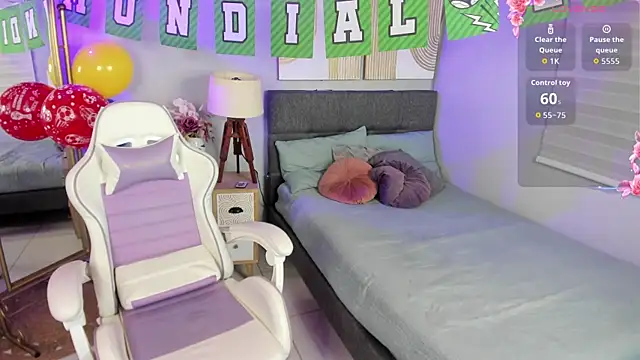 violetaa_foxx_'s Live XXX Chat