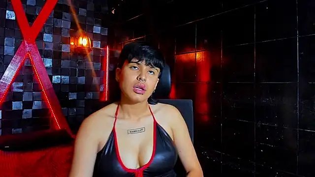 Chatroom XXX en direct de VioletFaith