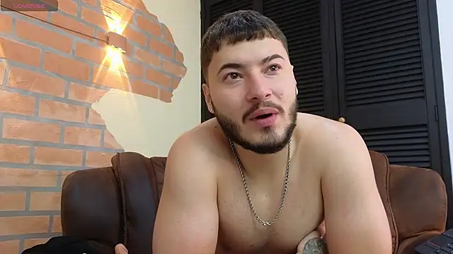 Brandon_01 라이브 XXX 채팅