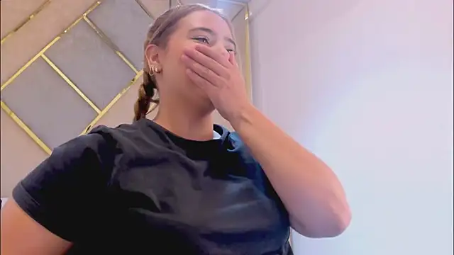 MikaelaStone 라이브 XXX 채팅