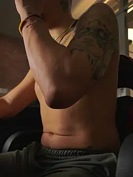 Chat +18 de AlphaMasterXxx ao vivo