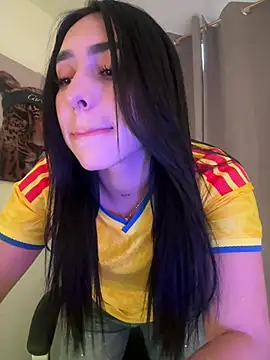 IsabellaNoir_ Show in webcam