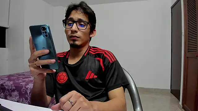 SrIncognito666's Live XXX Chat