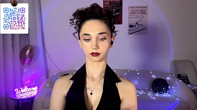 LinaMour Adlı Modelin Canlı XXX Sohbeti