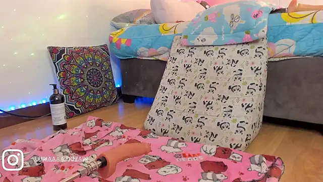 princessluna_19's Live XXX Chat