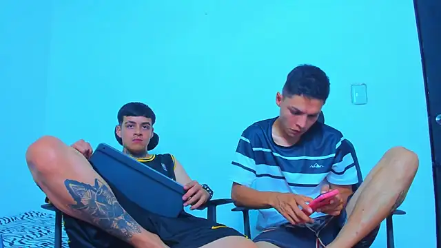 Thomas-Wil Adlı Modelin Canlı XXX Sohbeti