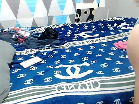 Chatroom XXX en direct de Trish_CurveCock
