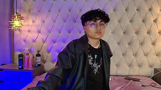 iann_mathias' Live XXX Chat