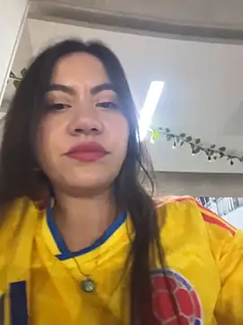 Chat +18 de Iam__Cristal ao vivo