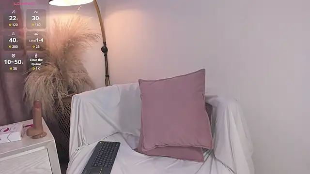 laia_rover's Live XXX Chat