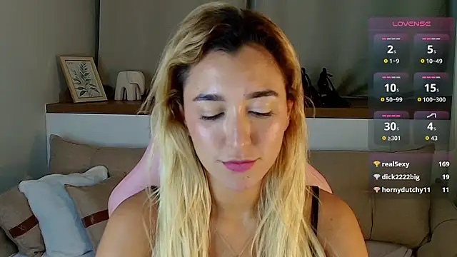 Chat +18 de Luuna_Velvvet ao vivo