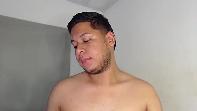 แชท XXX สดของ nicolas_cr1