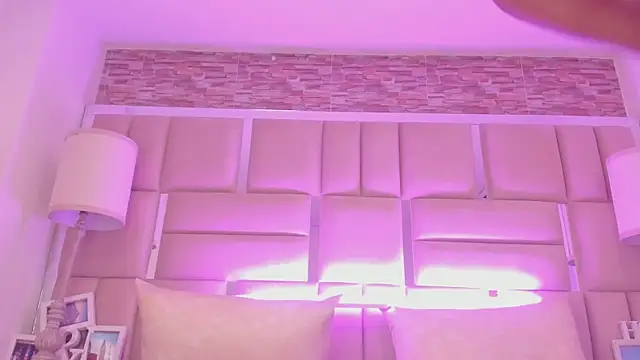 ShaniaBrownn Live XXX-Chat