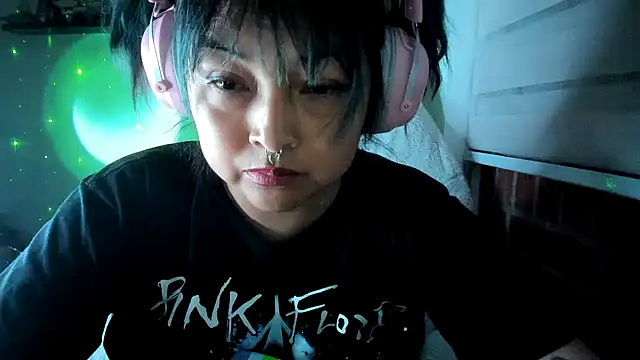 Chatroom XXX en direct de Shaddycute_