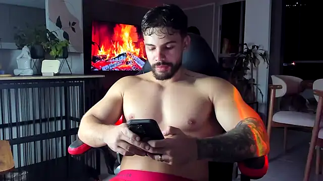 Valenthino_Salvatore live XXX chat