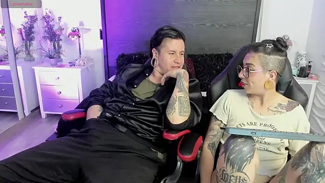 Chat +18 de inkedsinners_ ao vivo