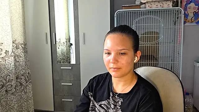 AtticNobel élő XXX-chatje