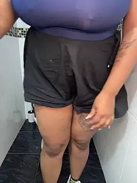 Nahomy-fire's Live XXX Chat