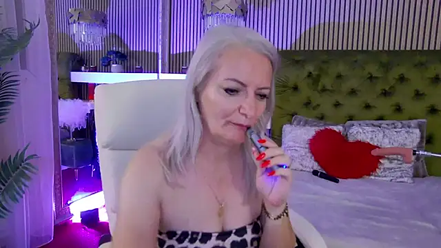LadyTouch – Naživo XXX chat