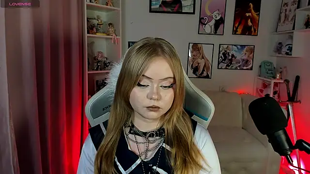 Erica_Martin: онлайн-секс-чат