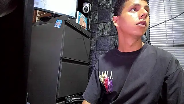 boy_bigcock24cm's Live XXX Chat