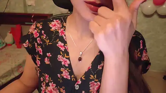 צ'אט XXX בשידור חי של MidnightFlame