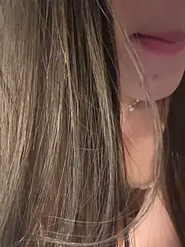 Živý XXX chat CharmingMysterious