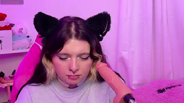 XXX chat uživo modela Sachi_Meow