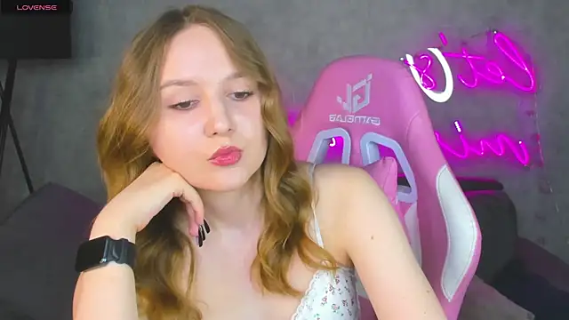 Chatroom XXX en direct de Emmaa_Kimm