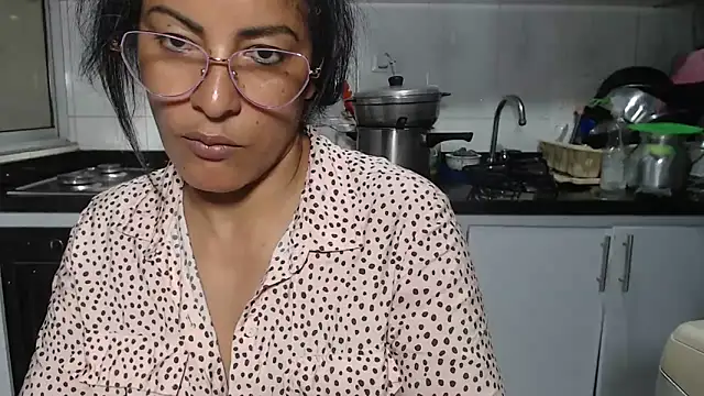 kateleyagrey Chat XXX in diretta