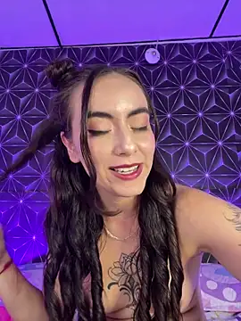 MelanyyJhonson15 – Naživo XXX chat