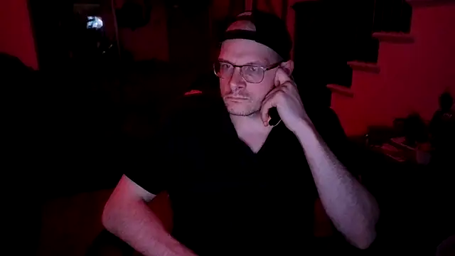 Онлайн чат XXX MasterDaddyCool