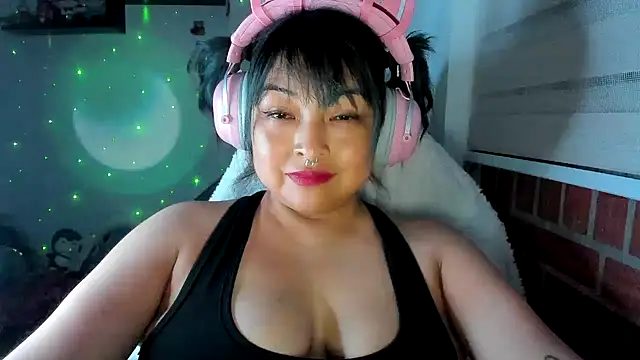 Chatroom XXX en direct de Shaddycute_