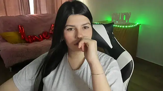 KisaModel's Live XXX Chat