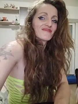 Chatroom XXX en direct de CrazyMaya39