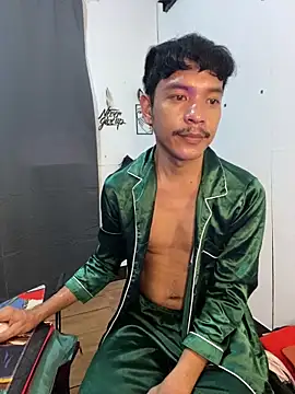asian_darlingcummersxXx 现场XXX聊天