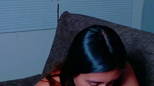 Lala_fluffy élő XXX-chatje
