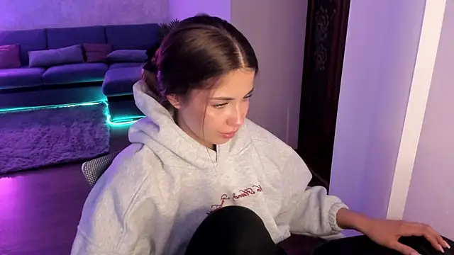 Aurora_Glow21 Chat XXX live